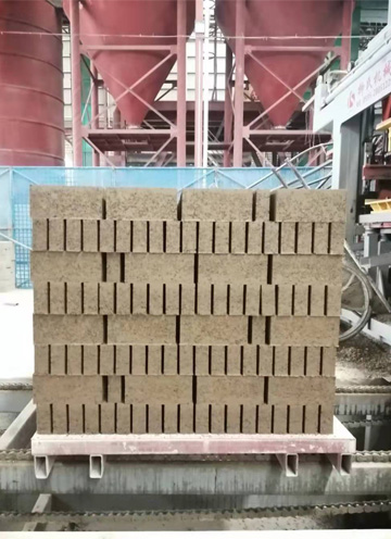 免托板磚機(jī)生產(chǎn)標(biāo)磚