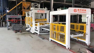 PC磚、透水磚生產(chǎn)現(xiàn)場(chǎng)